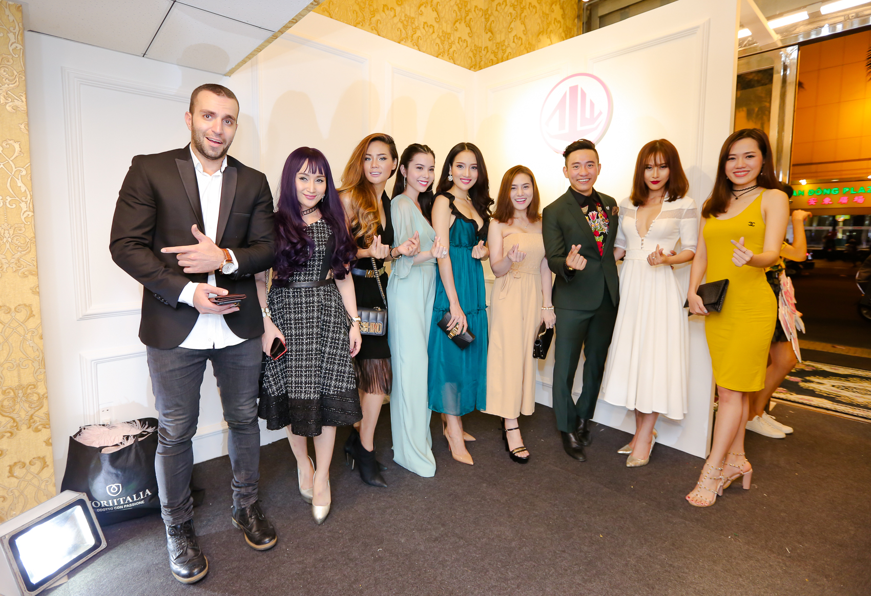 Dàn mẫu cá tính với thiết kế thu đông cổ điển phong cách vintage