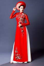 Lilly Nguyễn đẹp quý phái trong áo dài cưới Minh Châu