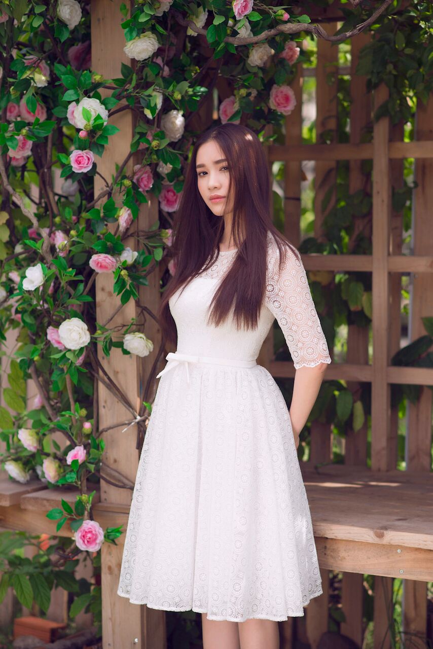 NTK Đỗ Long hé lộ loạt váy ngắn yêu kiều diện Thu trong BST sắp ra mắt