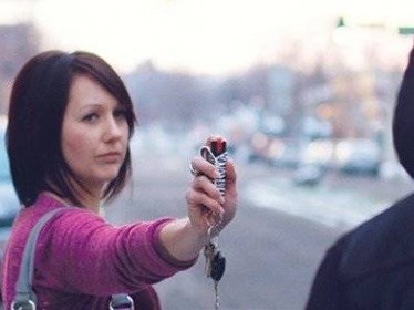 Phụ nữ có được mang bình xịt hơi cay để phòng thân