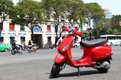 Cú lừa hoàn hảo khiến cô gái đi Vespa LX sập bẫy