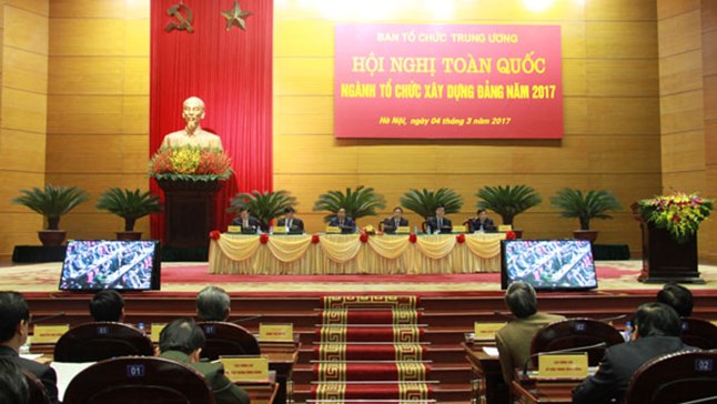 Bộ Chính trị quy định về phân cấp quản lý cán bộ và bổ nhiệm, giới thiệu cán bộ ứng cử