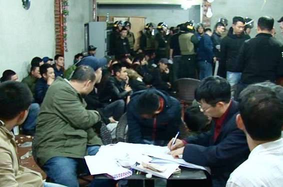 Nghệ An Đột kích sới bạc khủng, bắt giữ 74 “con bạc”