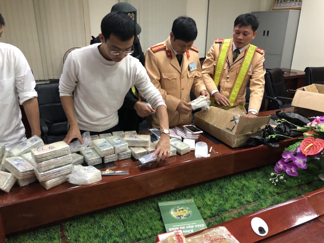 Quảng Ninh Xác lập phương án 12 liên tiếp bắt giữ nhiều hàng lậu, hàng cấm