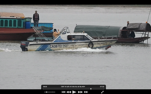 Hành động khó hiểu của 2 Cảnh sát đường thủy Công an Hà Tĩnh