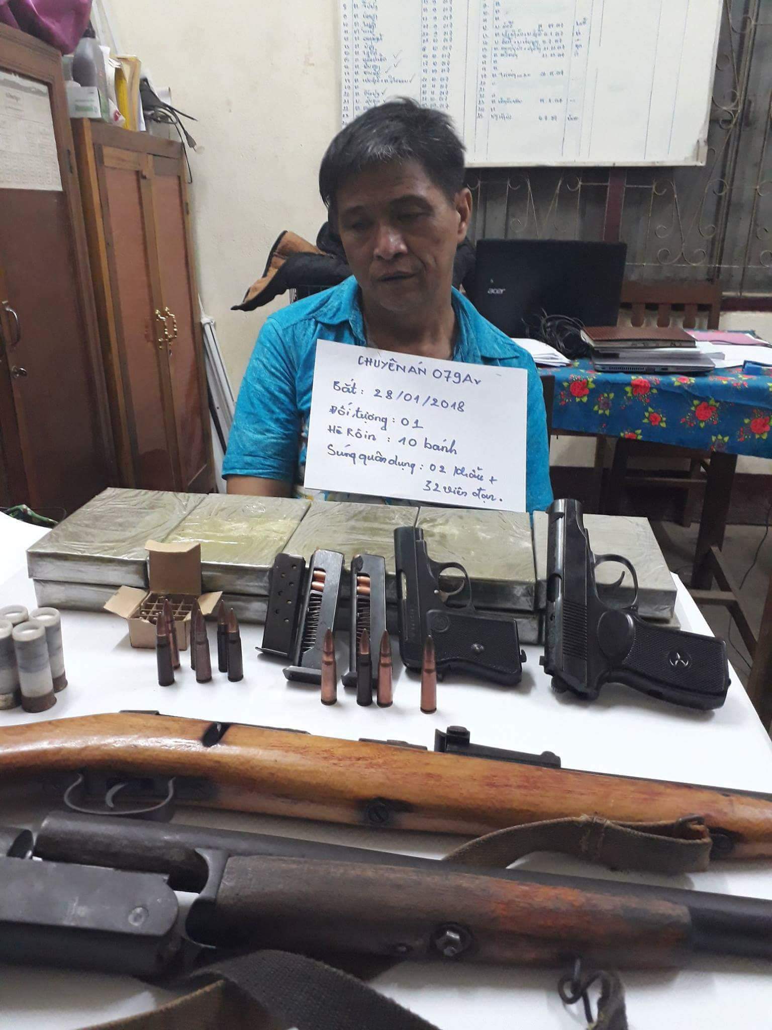 Bắt vụ vận chuyển 10 bánh heroin thu giữ 4 khẩu súng