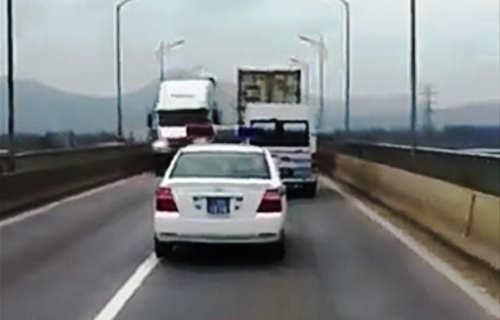 Quảng Bình Xe ô tô Cảnh sát giao thông phạm lỗi, ai sẽ là người đứng ra phạt