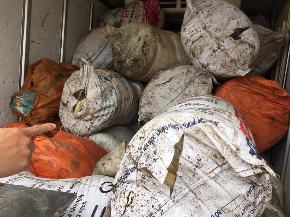 Kịp thời ngăn chặn gần 1 tấn mỡ bẩn sắp chuyển ra miền Bắc tiêu thụ