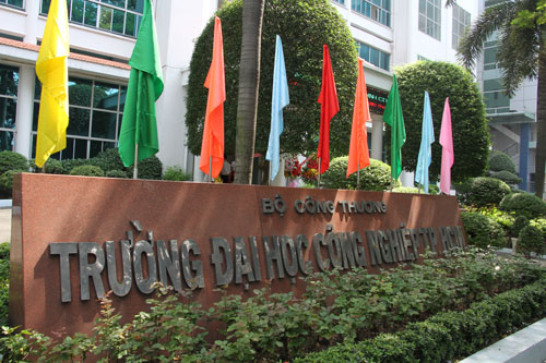 Ứng viên đạt chuẩn phó giáo sư 2017 bị tố sao chép luận văn