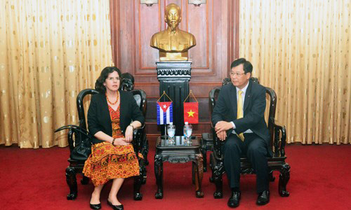 Phó Viện trưởng VKSND tối cao Trần Công Phàn tiếp Đại sứ Cộng hòa Cuba