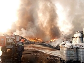 Cháy lớn tại xưởng chứa phế liệu rộng hơn 2ha thiêu rụi nhiều tài sản