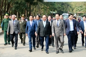 Thủ tướng Nguyễn Xuân Phúc dâng hương tại Khu di tích Kim Liên và Ngã ba Đồng Lộc