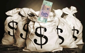 Truy tố đối tượng “dàn cảnh” mua bán tiền giả rồi cướp tài sản