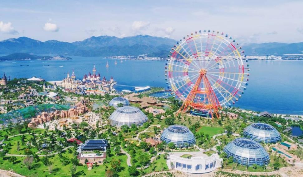 Tận hưởng quyền năng mùa hè tại Vinpearl Land