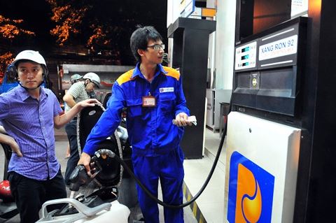 Lần đầu tiên công bố giá xăng RON 95 không cao hơn 20 500 đồng