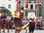 “Đại tiệc” sắc màu văn hóa trên phố Huế