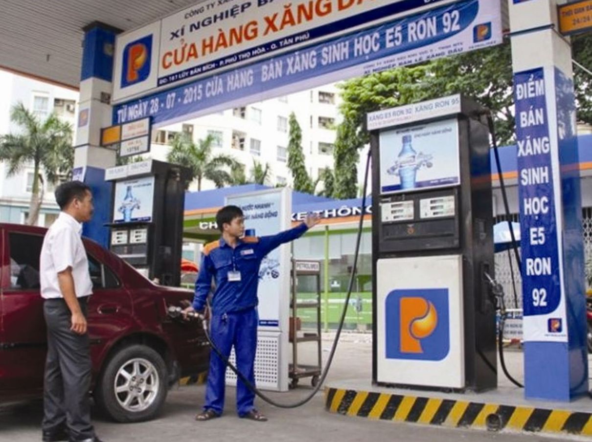 Tranh cãi xung quanh đề xuất “khai tử” xăng A95