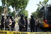 Lại đánh bom ở Indonesia Bà mẹ và con trai thiệt mạng