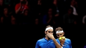 Roger Federer soán ngôi giữa mùa đất nện, Nadal rượt đuổi