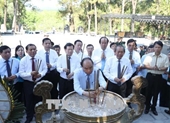 Lãnh đạo Chính phủ dâng hương tại Nghĩa trang Liệt sỹ Quốc gia Trường Sơn