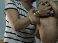 Đà Nẵng Rút giấy phép cơ sở giữ trẻ bạo hành trẻ em