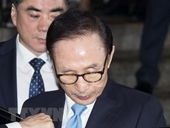 Cựu Tổng thống Hàn Quốc Lee Myung-bak ra hầu tòa
