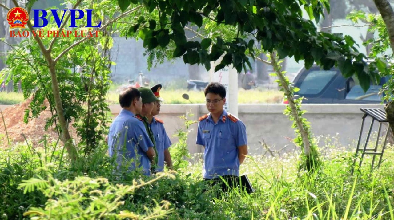 Khai quật tử thi nữ kế toán chết 6 năm trước để điều tra