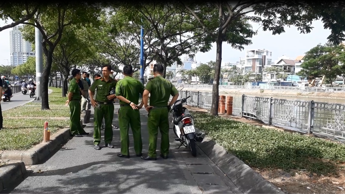 Phát hiện thi thể người đàn ông dưới kênh Tàu Hủ