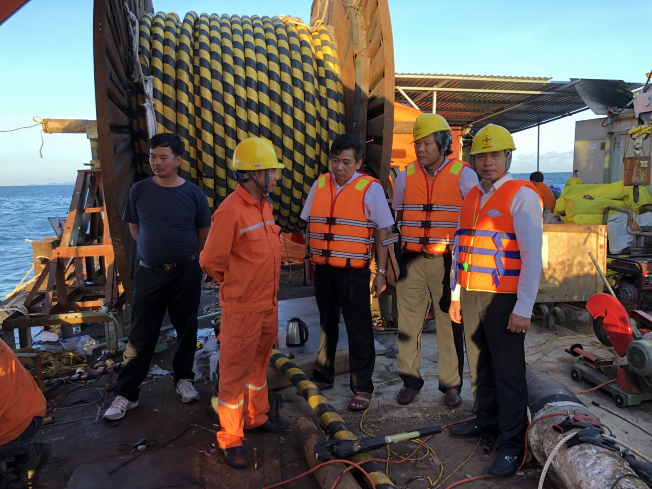 Rạng sáng ngày 29 6, Cô Tô đã được cấp điện trở lại