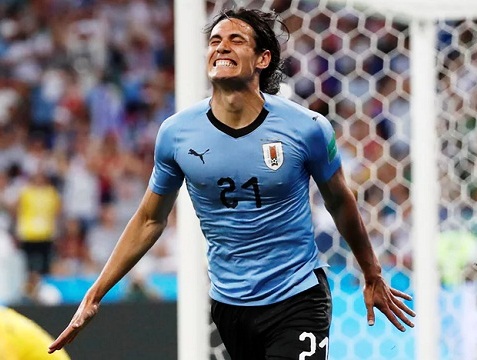 Cavani lập cú đúp, Uruguay loại Bồ Đào Nha