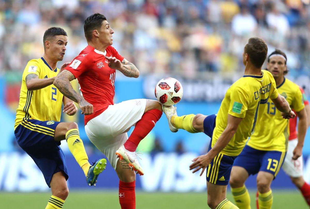 Phòng ngự chắc chắn, Thụy Điển vượt qua Thụy Sĩ để vào vòng tứ kết