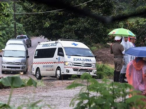 Thái Lan đưa cầu thủ nhí thứ 10 rời khỏi hang Tham Luang an toàn