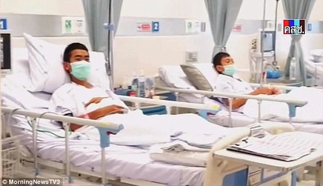 Đội bóng thiếu niên Thái Lan lần đầu xuất hiện sau chiến dịch giải cứu