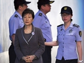 Cựu Tổng thống Hàn Quốc Park Geun-hye nhận án 8 năm tù giam