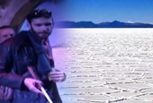 Thầy giáo mù đi bộ 140km vượt sa mạc muối lớn nhất thế giới