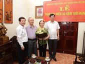 Trao Huy hiệu 50 năm tuổi Đảng cho đồng chí Hà Mạnh Trí, nguyên Viện trưởng VKSND tối cao