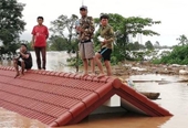 Hình ảnh người dân Lào chật vật vì cảnh vỡ đập, lũ dâng