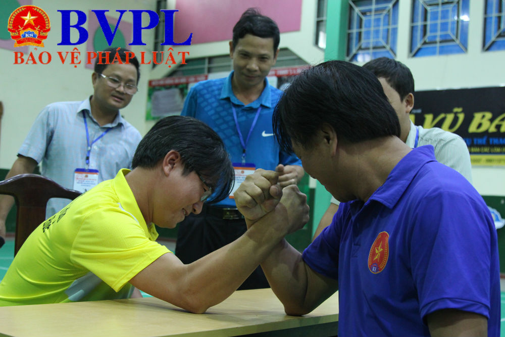 Từng bừng hội thi thể thao chào mừng ngày thành lập ngành Kiểm sát