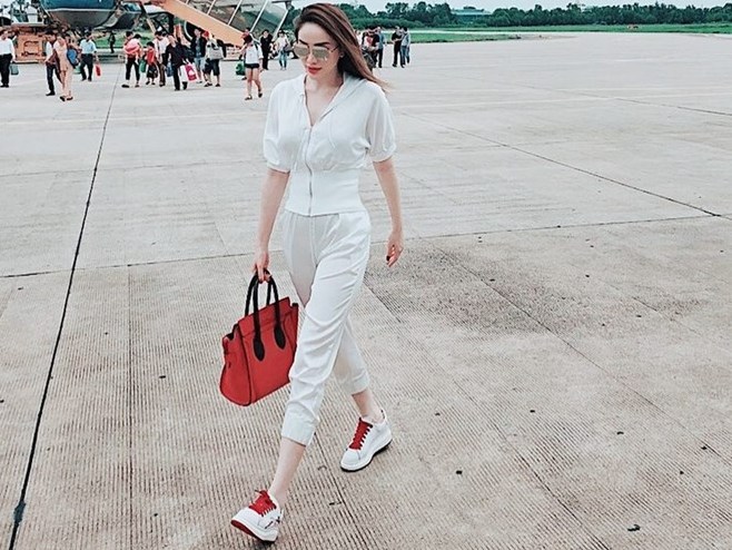 Kỳ Duyên và dàn sao Việt khoe street style ngập tràn hàng hiệu