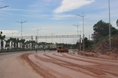 Bùn, đất “tấn công” tuyến đường nghìn tỷ ở Quảng Ninh