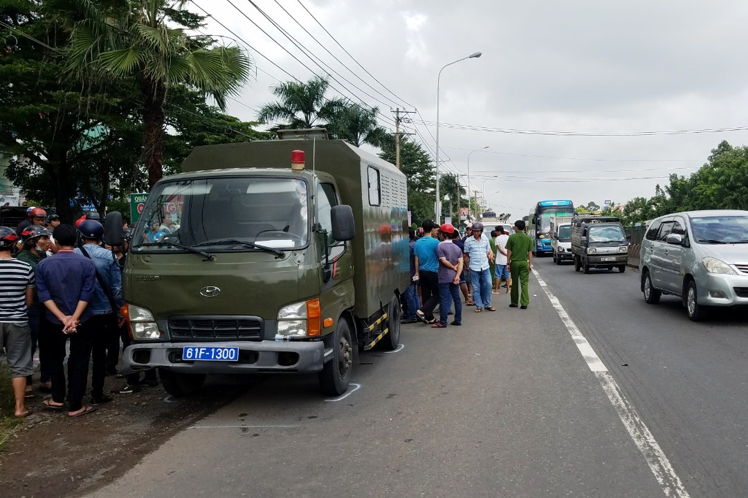 Xe chở tù nhân tông xe máy, một người tử vong tại chỗ