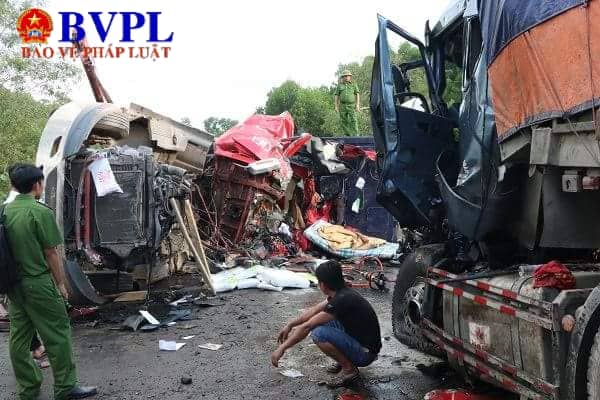 Ô tô tải đấu đầu 3 người thương vong