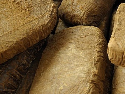 Italy triệt phá phi vụ buôn lậu ma túy trị giá 200 triệu euro