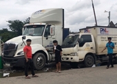 Xe container lùi trong bãi xe Phương Nam Logistics cán chết phụ xe 16 tuổi