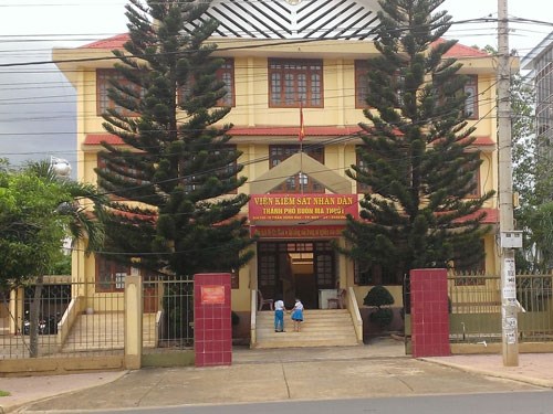 Làm giả sổ đỏ” để lừa bán đất chiếm đoạt 350 triệu đồng, 1 đối tượng bị truy tố