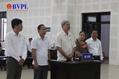 Mở phiên tòa xét xử lần thứ 4 vụ án buôn lậu gỗ trắc ở Quảng Trị