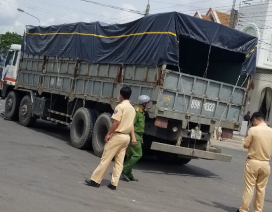 Xe tải va chạm xe máy, người đàn ông tử vong tại chỗ