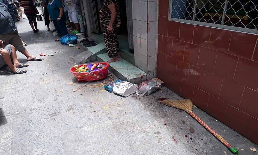 Thiếu niên đâm người khi giật đồ cúng cô hồn trên phố Sài Gòn