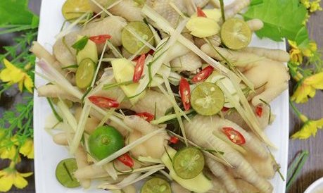 Cách làm chân gà ngâm sả tắc giòn ngon, hấp dẫn