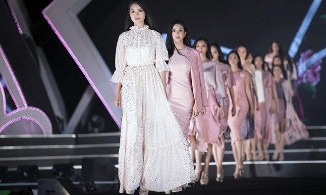 Các thí sinh hoa hậu ấn tượng trong đêm thi thời trang thứ 2